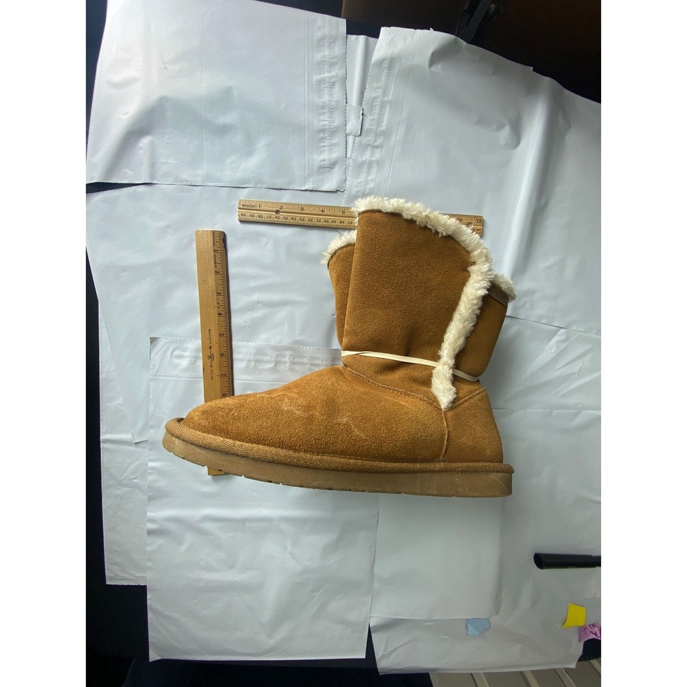 Minnetonka Moccasins Boots Sheepskin Lined Brown Suede Size 9M